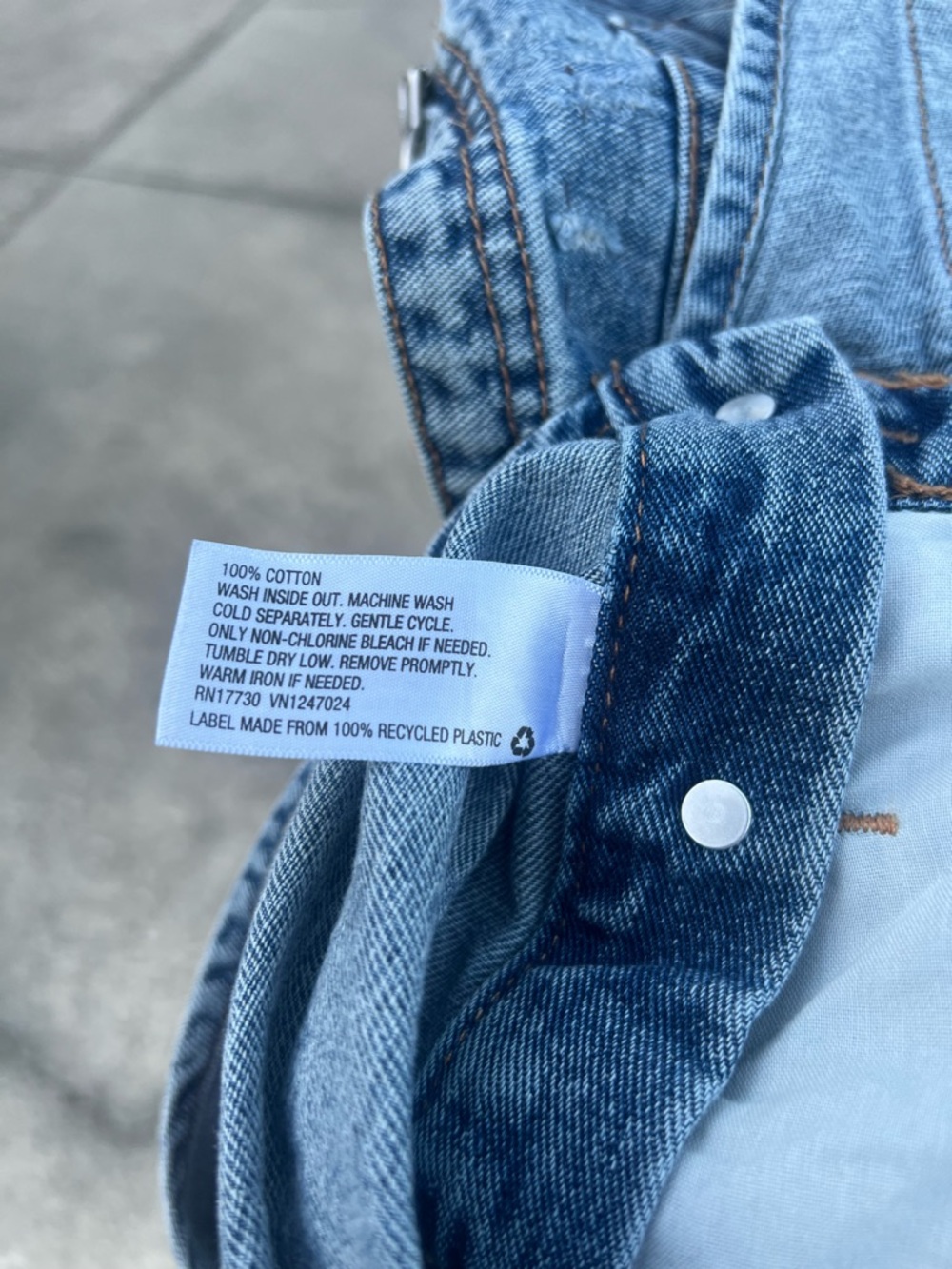 Wild Fable Y2K Medium Blue Wash Distressed Denim Cutoff Overalls XS Baddie - Picture 10 of 10